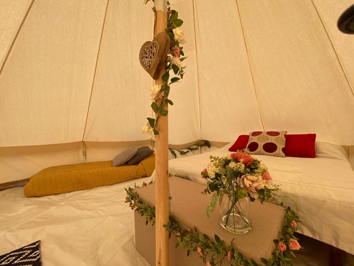 אפטון אפון סברן Honey Pod Farm Bell Tents מראה חיצוני תמונה